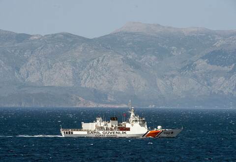 Schiff der Türkischen Küstenwache in der Ägäis