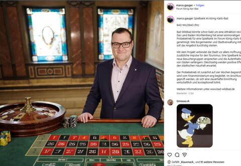 Bad Wildbads Bürgermeister Marco Gauger am Roulettetisch im angeblich neu eröffneten Kasino im Forum König-Karls-Bad. Die Stadt erhofft sich mehr Tourismus und zusätzliche Einnahmen für den Stadtsäckel. Am 1. April.