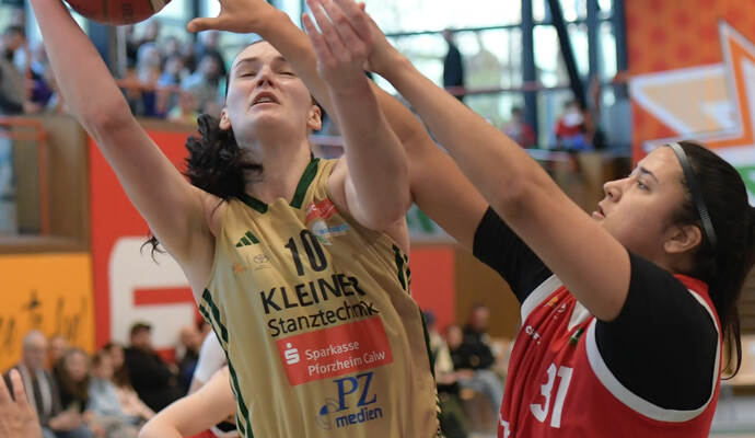 Kelterns Maud Huijbens (links) und Hernes Olivia Olsen (rechts) waren mit jeweils 21 Punkten die Topscorerinnen des zweiten Play-off-Spiels.