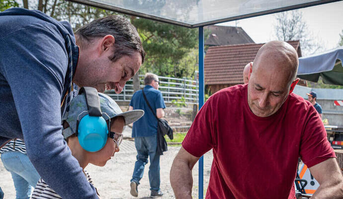 Schmieden als Liveerlebnis ist eine Attraktion der Veranstaltung in derObernhäuser Straße 23 bei Pfeiffer Schmiede-Metallbau.