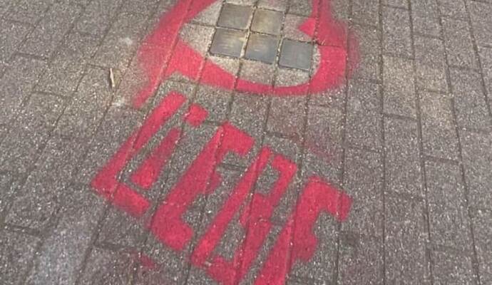 «Stolpersteine» mit Herz versehen