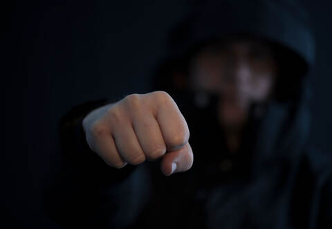 Zwei Männer wurden in der Calwer Innenstadt geschlagen und getreten.