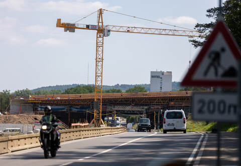 Baustelle A8 B10 Brücke