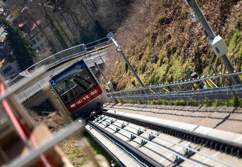 Die Bad Wildbader Sommerbergbahn musste länger pausieren als erwartet, weil Schäden am Gleisbett festgestellt wurden.