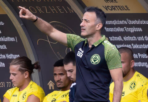 GU-Trainer Gökhan Gökce.