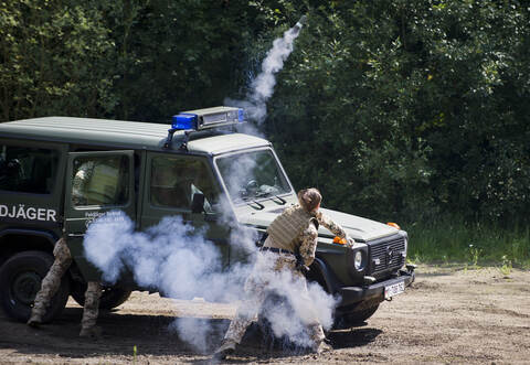 De Maizière besucht Feldjaäger