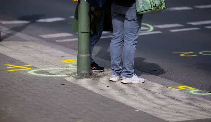 Auto erfasst Mädchen auf E-Scooter – 14-Jährige stirbt