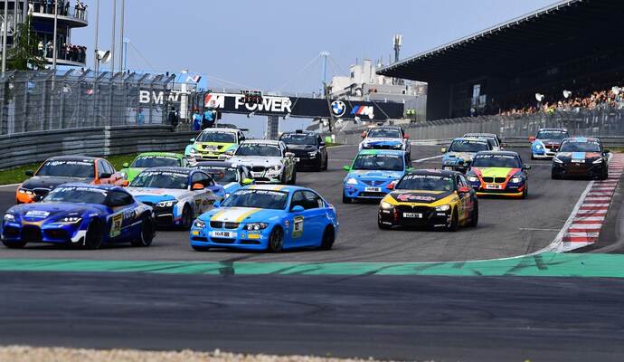 Todesfall nach Massencrash auf Nürburgring