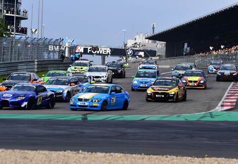 Todesfall nach Massencrash auf Nürburgring