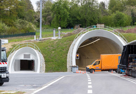 Arlingertunnel Markierungsarbeiten