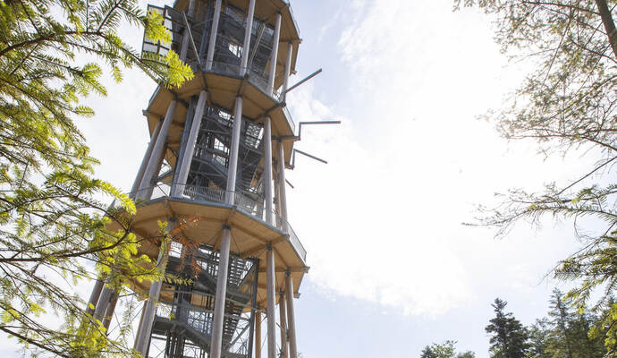 2021 wurde der Aussichtsturm eröffnet.