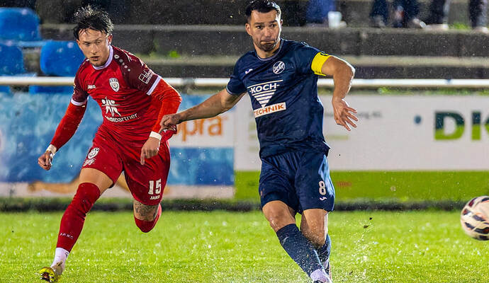 Der CfR Pforzheim mit Kapitän Denis Gudzevic (rechts) trifft am Freitag auf Bietigheim-Bissingen.