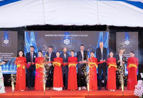 Feierliche Eröffnung (von links): Christopher Scholl, Stellvertretender Generalkonsul, Erik Schäfer (Erik Schäfer Consultant), OBE-Geschäftsführer Peter Specht, Lukas Gross, Direktor OBE Vietnam, Oliver Stiegen, Geschäftsführer OBE und Rechtsanwalt Tim Holtorf.