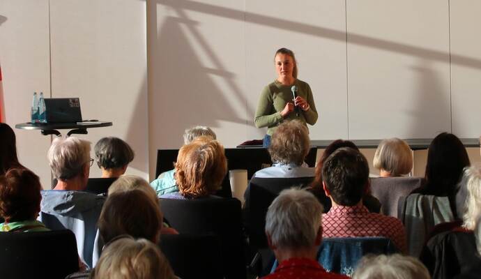 Mut, sich zu engagieren, machte Remchingens Bürgermeisterin Julia Wieland bei einem Vortrag für die Landfrauen, deren Schriftführerin sie ist.