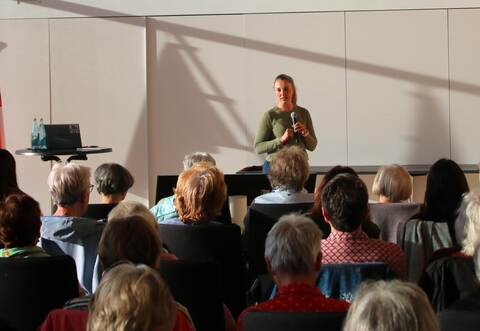 Mut, sich zu engagieren, machte Remchingens Bürgermeisterin Julia Wieland bei einem Vortrag für die Landfrauen, deren Schriftführerin sie ist.