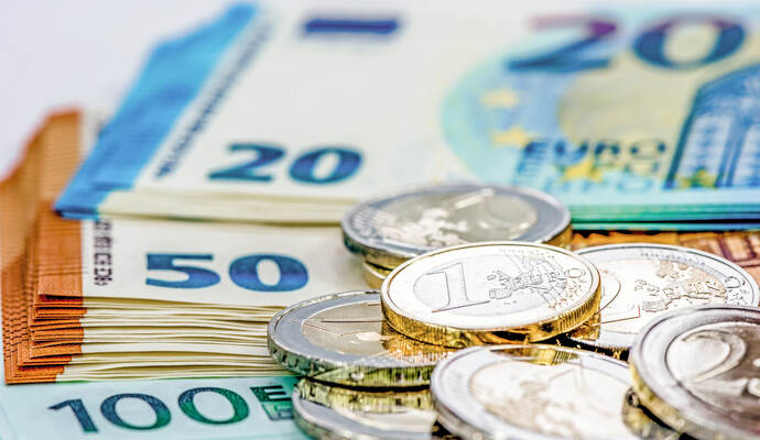 Unter telefonischer Anleitung soll ein 40-Jähriger Mann aus Niefern eine Echtzeitüberweusung von 5000 Euro genemigt haben.