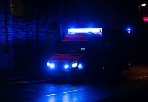 Rettungswagen im Einsatz - Symbolbild