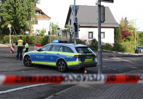 Die Gesellstraße auf dem Buckenberg, eine Zufahrtsstraße für das Helios Krankenhaus ist auch gesperrt. Durchfahrt ist nur für akute Notfälle gestattet.