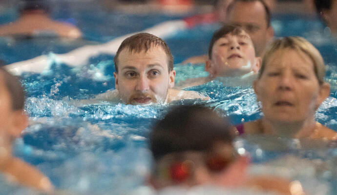 Jonas Specht versteht sich nicht als typischer Schwimmer, ist aber dennoch am Start.