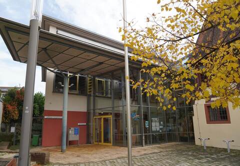 Ein großer Wechsel steht im Königsbacher Rathaus bevor: Bauamts- und Hauptamtsleiter verlassen die Gemeindeverwaltung. Die Suche nach Nachfolgern läuft.