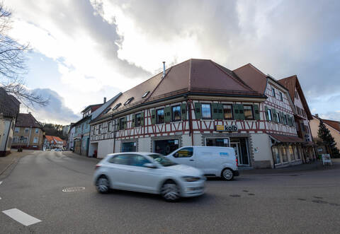 Eisingen Ortsdurchfahrt Rathaus