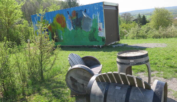Stein des Anstoßes: der Container mitten in der Natur.