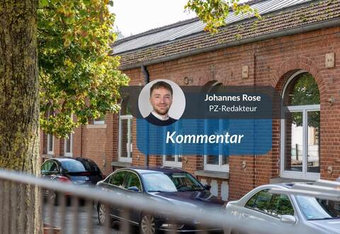 Und ein größerer Markt würde die Nahversorgung im Ort langfristig zusätzlich absichern – auch für Kunden aus Dürrmenz wäre der Standort nicht weit entfernt. Dass die alte Weberei nicht komplett verschwindet, sondern einzelne Fassadenelemente erhalten bleiben sollen, wirkt deshalb wie ein vernünftiger Kompromiss, schreibt PZ-Redakteur Johannes Rose.