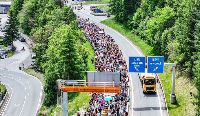 Demonstration und Totalsperre auf Brennerautobahn