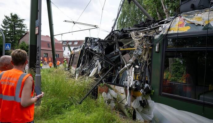 Straßenbahn in Neu Hohenschönhausen entgleist