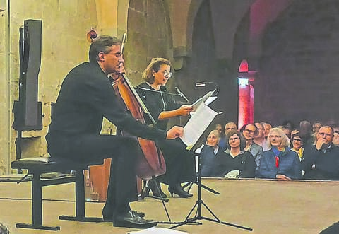 Christian Poltéra und Barbara Auer nehmen das Publikum mit auf eine literarische und musikalische Zeitreise.