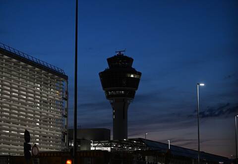 Flughafen München stellt Betrieb ein