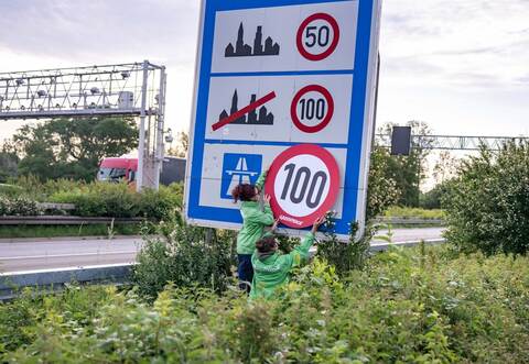 Greenpeace-Aktion für Tempolimit auf Autobahnen