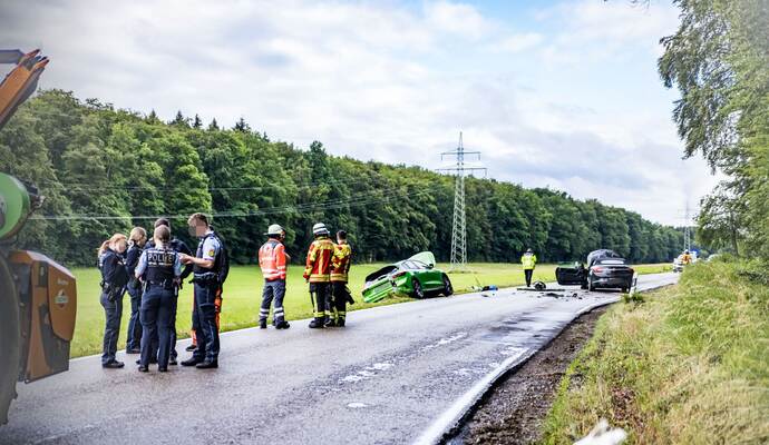 Wiernsheim: Frontalzusammenstoss nach missgluecktem Ueberholmanoever