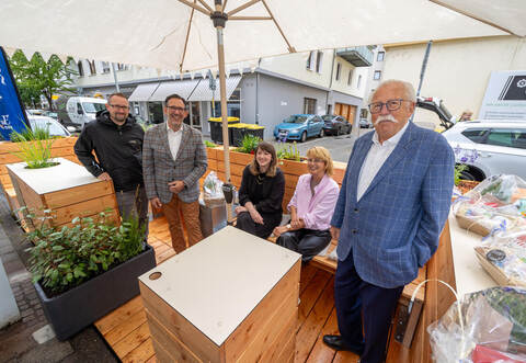 Freuen sich über die Kulturterrasse: Michael Hertl, Tobias Volle, Marleen Hecker, Angelika Drescher und Albert Esslinger-Kiefer (von links).