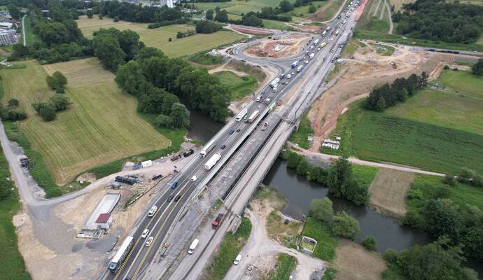 Die A8 bei Pforzheim wurde in Fahrtrichtung Stuttgart gesperrt.