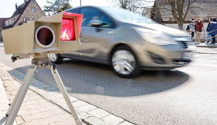Geschwindigkeitskontrolle mit Blitzer