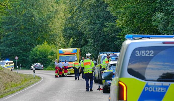 Radfahrerin stirbt nach Kollision mit Auto