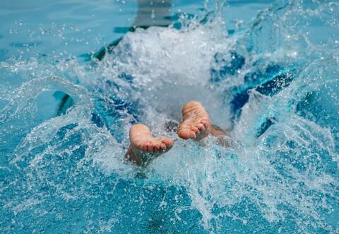 Abkühlung im Freibad in Brandenburg