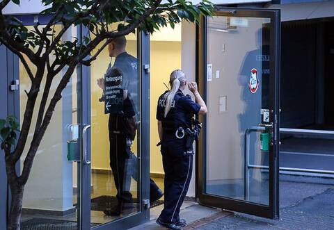 Unbekannte Frau nimmt Neugeborenes aus Krankenhaus mit