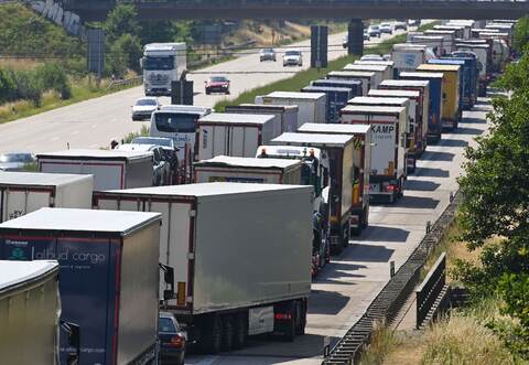 Autobahn 2 bei Burg wegen Hitzeschäden gesperrt