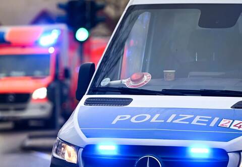 Straßenbahn fährt Rentner an
