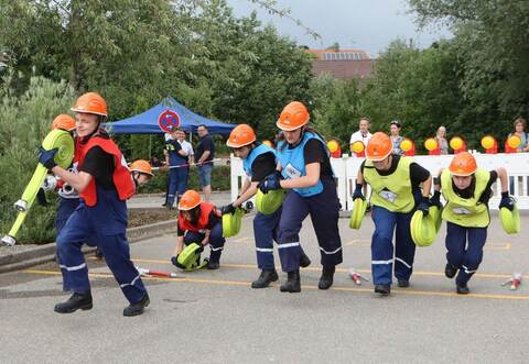 Beim Pokalwettkampf wird von den Jugendfeuerwehren ein Löschangriff vorgetragen, in dem Schnelligkeit und fehlerfreies Arbeiten gefordert ist.