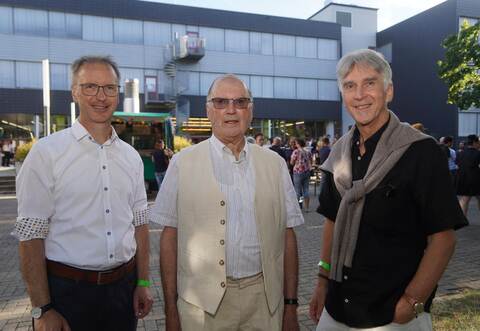 Drei Schulleiter-Generationen vereint: Roland Weisser ist aktuell der vierte Rektor, Dieter Lang war der zweite, Dieter König der dritte. Die erste Schulleiterin Margot Hog ist bereits verstorben.