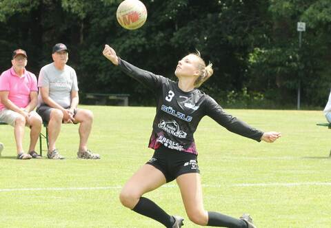 Ann-Kathrin Motteler vom TSV Dennach legt auf.