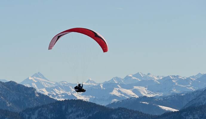 Paraglider in den Alpen