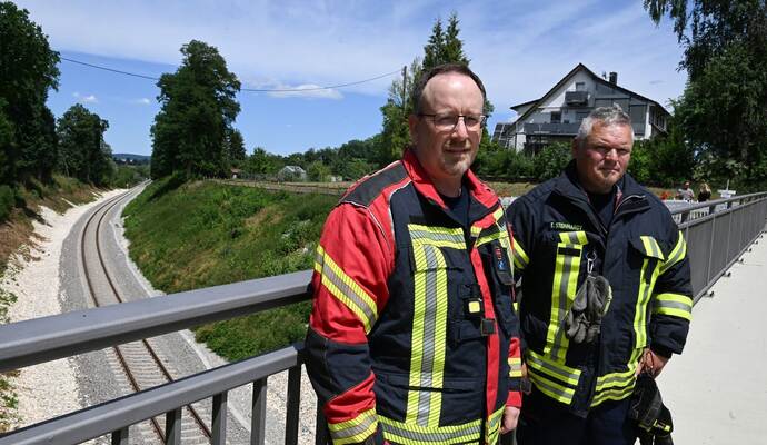 Feuerwehrmänner nach Einsatz Zugunglück Riedlingen