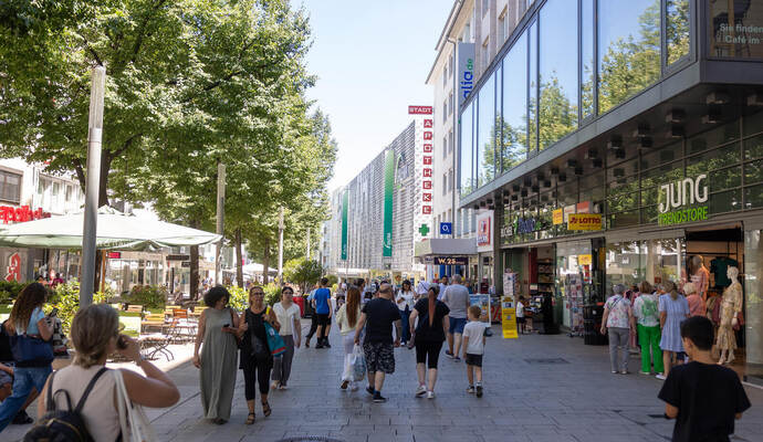 Innenstadt Fußgängerzone Einkaufen
