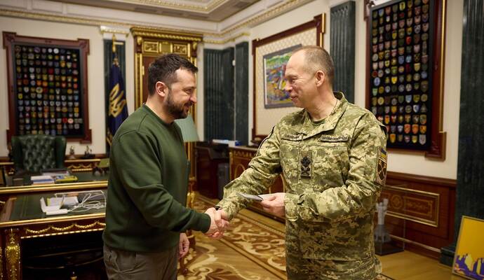 Ukrainischer Präsident Selenskyj und Oberbefehlshaber Syrskyj