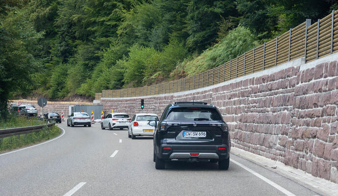 Höfen Stützmauer Sanierung