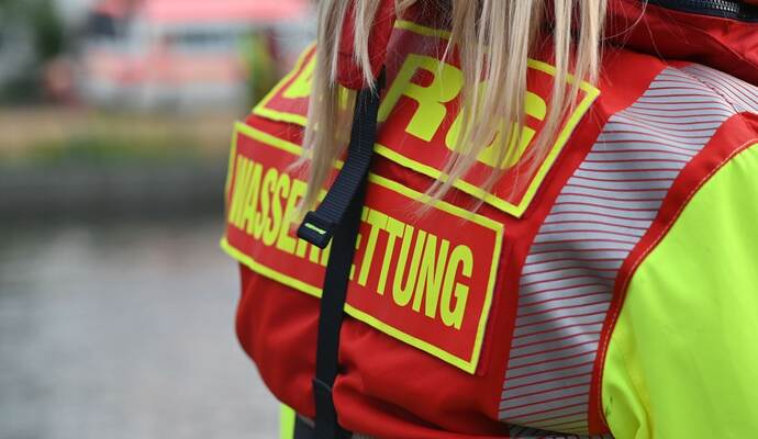 DLRG-Übung in Baden-Württemberg